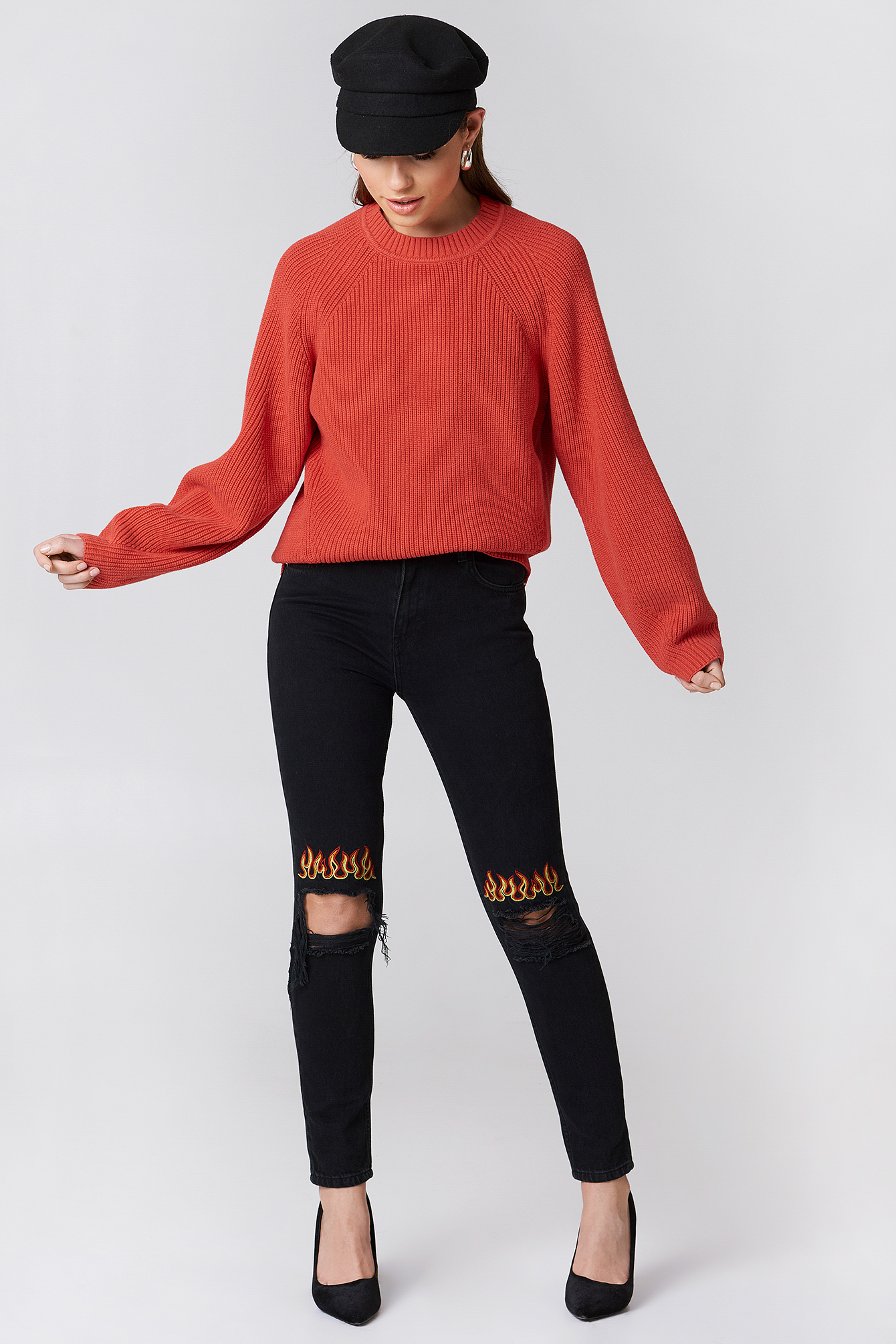 Ripped Knee Flame Embroidery Jeans NA-KDLOUNGE.DE