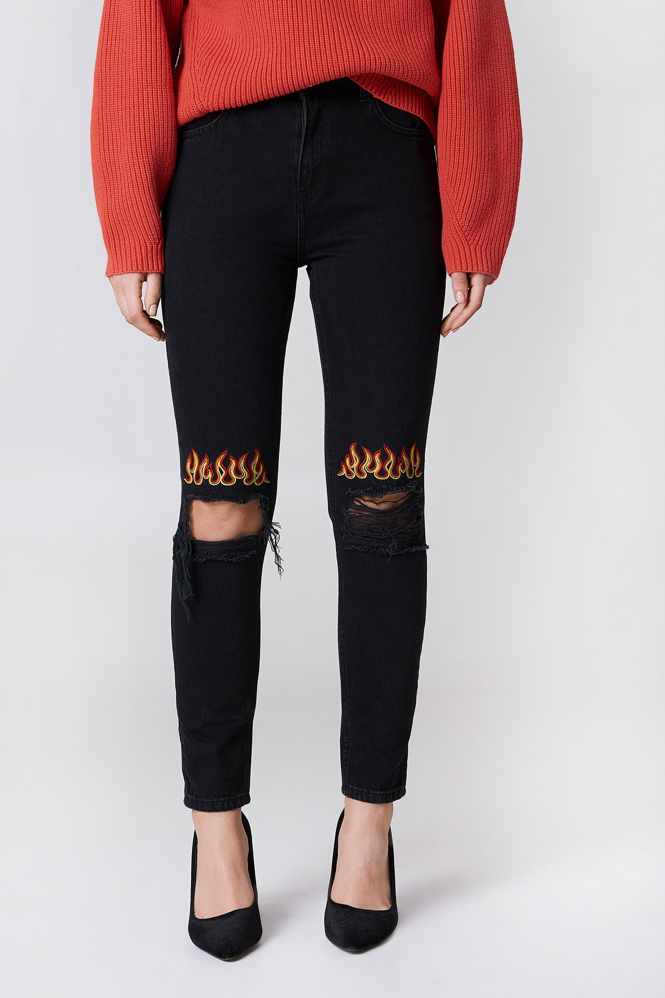Ripped Knee Flame Embroidery Jeans NA-KDLOUNGE.DE